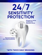 Sensodyne Clinical White Enamel Strengthening zobna pasta za beljenje zob 75 ml