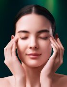 Shiseido Future Solution LX Legendary Enmei Ultimate Brillance Eye Cream pomlajevalna in posvetlitvena krema za predel okoli oči 15 ml