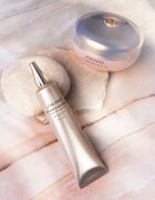 Shiseido Future Solution LX podlaga za glajenje in osvetljevanje kože SPF 30 40 ml
