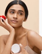 Shiseido HANATSUBAKI HAKE Polishing Face Brush čopič za nanos tekočih in pudrastih izdelkov 1 kos