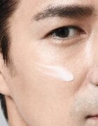 Shiseido Men Energizing Moisturizing Extra Light Fluid fluid z regeneracijskim učinkom za moške 100 ml