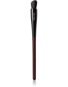 Shiseido Naname Fude Multi Eye Brush čopič za nanašanje senčil 1 kos