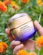 Shiseido Vital Perfection Uplifting and Firming Advanced Cream Soft lahka učvrstitvena krema za dan in noč nadomestno polnilo 50 ml