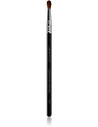 Sigma Beauty Eyes E42 Precision Firm Blender™ Brush čopič za točno nanašanje senčil 1 kos