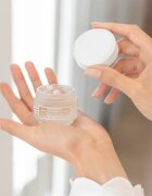 Sisley Baume Efficace vlažilni in mehčalni balzam za konture oči in ustnic 30 ml