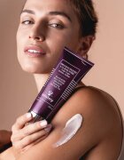 Sisley Black Rose Beautifying Emulsion vlažilna emulzija za telo 200 ml