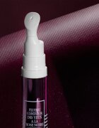Sisley Black Rose Eye Contour Fluid posvetlitveni fluid proti gubam za predel okoli oči z revitalizacijskim učinkom 14 ml