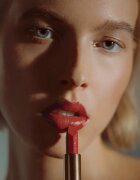 Sisley Phyto Rouge luksuzna negovalna šminka s hialuronsko kislino odtenek 200 Rose Zanzibar 3.4 g