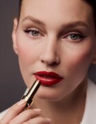 Sisley Phyto Rouge Shine šminka z bleščečim finišem z vlažilnim učinkom odtenek 43 Sheer Scarlet 3 g