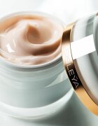 Sisley Sisleÿa L'Integral Anti-Age Fresh Gel Cream luksuzna krema proti gubam za mešano do mastno kožo 50 ml