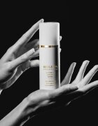 Sisley Sisleÿa L'Integral Anti-Aging Concentrate Hand Care pomlajevalna krema za roke proti pigmentnim madežem SPF 30 75 ml