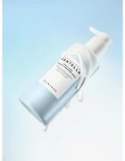SKIN1004 Madagascar Centella Hyalu-Cica Gentle Cleansing Milk vlažilno čistilno mleko za hranjenje kože in ohranjanje njenega naravnega vlaženja 200 m