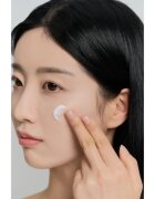 SKIN1004 Madagascar Centella Tone Brightening Capsule Cream revitalizacijska in posvetlitvena krema s pomirjajočim učinkom 75 ml