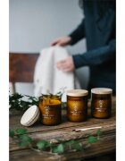 Smells Like Spells Norse Magic Frigga dišeča sveča z lesenim stenjem (home/partnership) 200 g