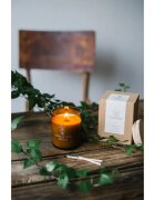 Smells Like Spells Norse Magic Norns dišeča sveča z lesenim stenjem (luck/success) 200 g