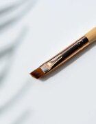 So Eco Angled Eyeliner Brush čopič za oči kotni 1 kos