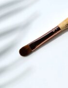 So Eco Foundation & Concealer Duo čopič za tekoči puder in korektor obojestranski 1 kos