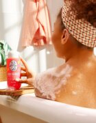 Sol de Janeiro Bom Dia™ Bright Body Wash eksfoliacijski gel za prhanje z gladilnim učinkom 385 ml