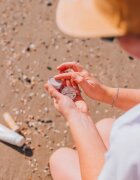 Suntribe Mini Zinc Sunscreen mineralna zaščitna krema za obraz in telo SPF 50 Mud Tint 15 g