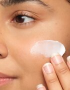 The Ordinary Natural Moisturizing Factors + HA vlažilna krema za obraz 100 ml
