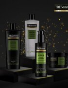 TRESemmé Flawless Curls Leave-in Serum serum za lase proti krepastim lasem 200 ml