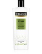 TRESemmé Flawless Waves vlažilni balzam za valovite in kodraste lase 400 ml