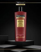 TRESemmé Keratin Smooth šampon s keratinom in oljem marule 400 ml