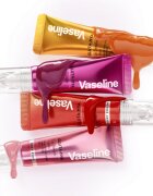 Vaseline Gluta-Hya Lip Serum vlažilni balzam za ustnice SPF 15 odtenek Royal Plum 10 ml