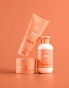 Wella Professionals Invigo Nutri-Enrich krema brez spiranja za glajenje in prehrano suhih in neobvladljivih las 150 ml