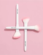 Wet n Wild Essential Blush Brush čopič za rdečilo 1 kos