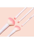 Wet n Wild Essential Foundation Brush ploščat čopič za make-up 1 kos