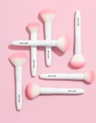 Wet n Wild Essential Powder Brush čopič za puder 1 kos