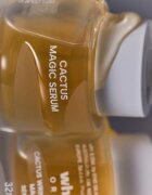 WHAMISA Cactus Magic Serum serum proti gubam za osvetljevanje kože in hidratacijo 32 ml