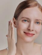 WHAMISA Cactus Magic Serum serum proti gubam za osvetljevanje kože in hidratacijo 32 ml