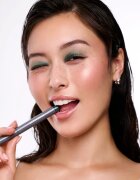 WONDERSKIN IYKYK senčila za oči v svičniku odtenek Green Smoke 1.4 g