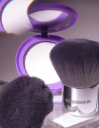 WONDERSKIN Kabuki Brush čopič za ličenje Kabuki 1 kos