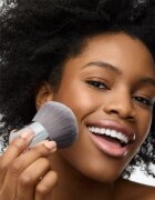 WONDERSKIN Kabuki Brush čopič za ličenje Kabuki 1 kos