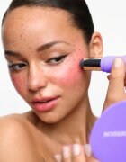 WONDERSKIN Phlush Stick rdečilo ki se odziva na pH 8.4 g