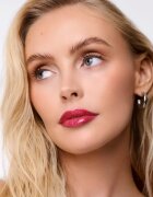 WONDERSKIN Wonder Blading Top Gloss sijaj za ustnice z bleščicami odtenek Red Glitter 4 ml