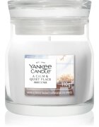 Yankee Candle A Calm & Quiet Place dišeča sveča Signature 110 g