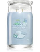 Yankee Candle A Calm & Quiet Place dišeča sveča Signature 567 g