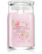 Yankee Candle Fresh Cut Roses dišeča sveča Signature 567 g
