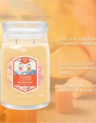 Yankee Candle Slopeside Spritz dišeča sveča Signature 567 g