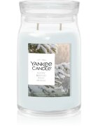 Yankee Candle Snow Kissed Pine dišeča sveča 567 g