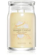 Yankee Candle Vanilla Cupcake dišeča sveča Signature 567 g