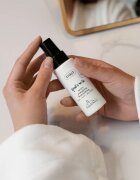 Ziaja Goat's Milk gladilni serum za hidracijo in posvetlitev kože za obraz vrat in dekolte 50 ml
