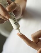 Ziaja Goat's Milk krema za predel okoli oči za suho kožo 15 ml