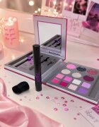 ZMILE COSMETICS Make-up Set By Adelka set dekorativne kozmetike