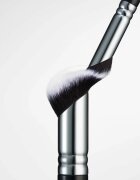 ZOEVA 118 Fluid Touch & Blend čopič za tekoči puder in korektor 1 kos