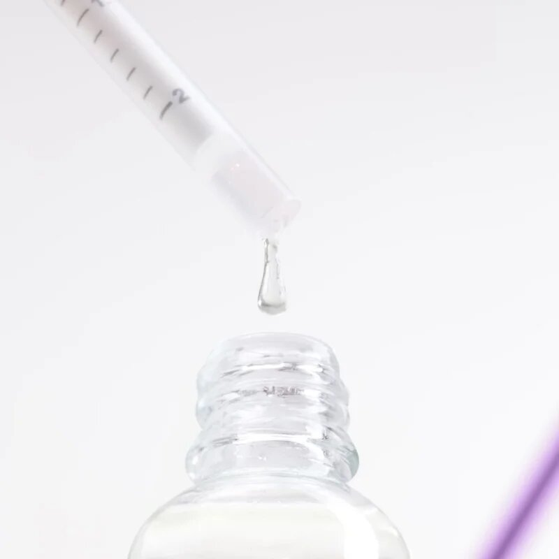 A-Derma Epitheliale Ultra Repair VIT C+ Radiance Repairing Serum regeneracijski in posvetlitveni serum z vitaminom C 30 ml